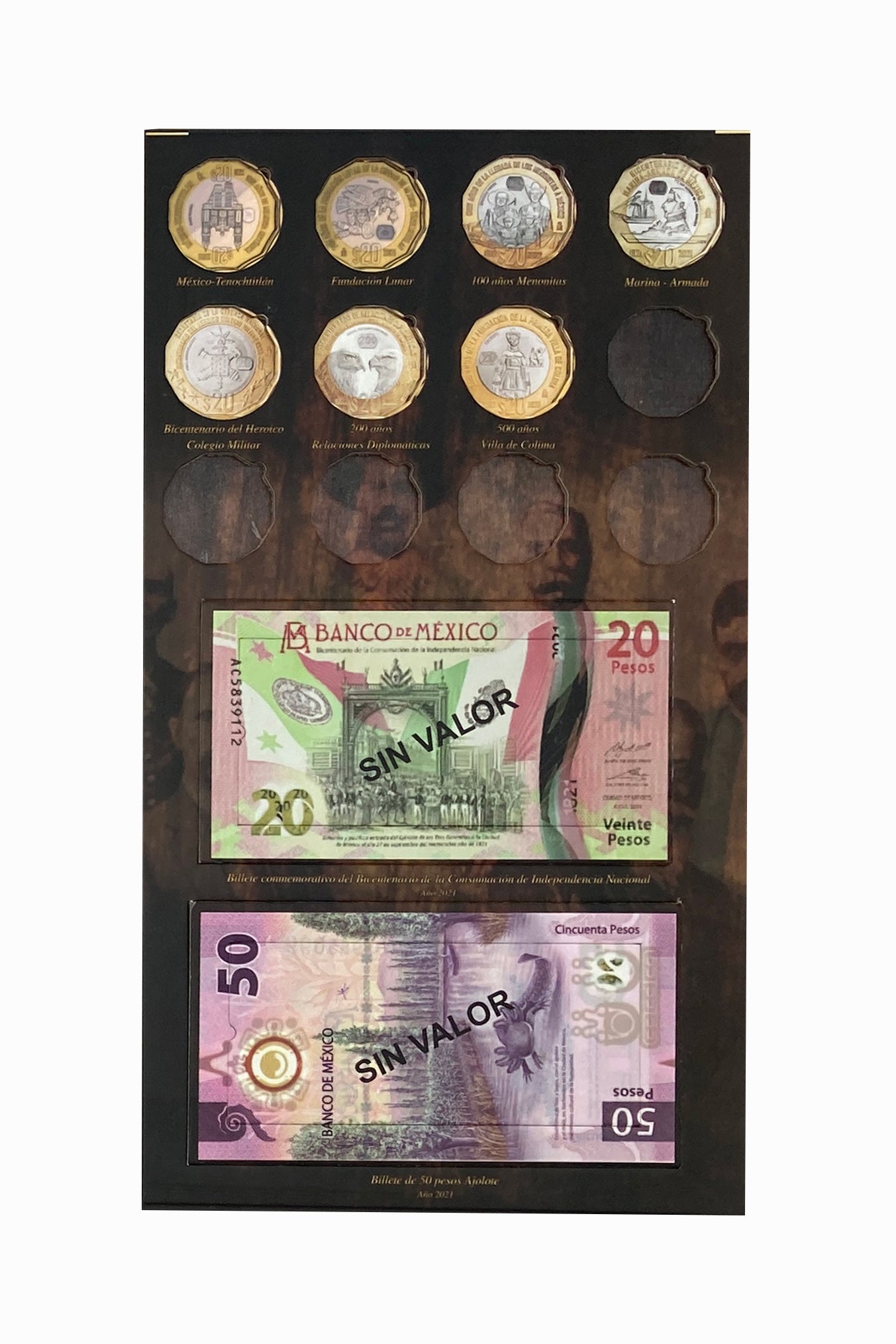 Álbum cuadríptico para monedas y billetes conmemorativos de México, incluye espacios para monedas de $5, $10 y $20 pesos, además de billetes de $20, $50, $100 y $200 pesos. Fabricado en cartón rígido con impresión offset y suaje preciso. Ideal para coleccionistas y numismáticos, incluye bolsa cerrada para protección Álbum cuadríptico para monedas y billetes conmemorativos de México, incluye espacios para monedas de $5, $10 y $20 pesos, además de billetes de $20, $50, $100 y $200 pesos. Fabricado en cartón rígido con impresión offset y suaje preciso. Ideal para coleccionistas y numismáticos, incluye bolsa cerrada para protección